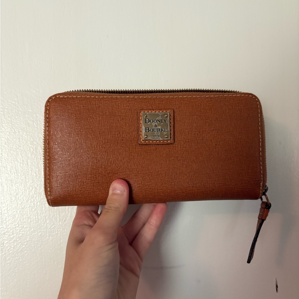 Dooney & Bourke Tan Zip Wallet